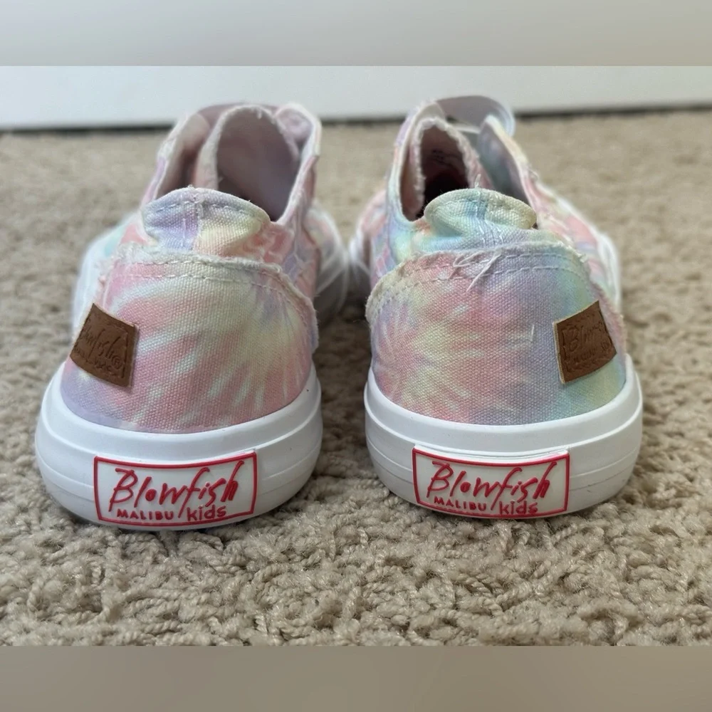 Blowfish Malibu Maura-K Girls Pastel Tie-Dye Canvas Slip On Sneakers Size 4